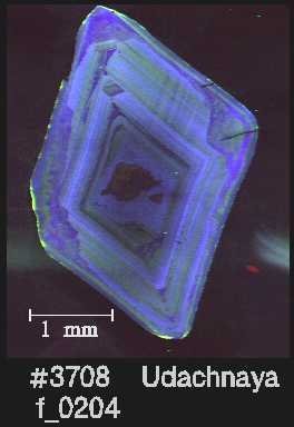 Figure 5: Complicate growth of octahedral diamond, 10kb